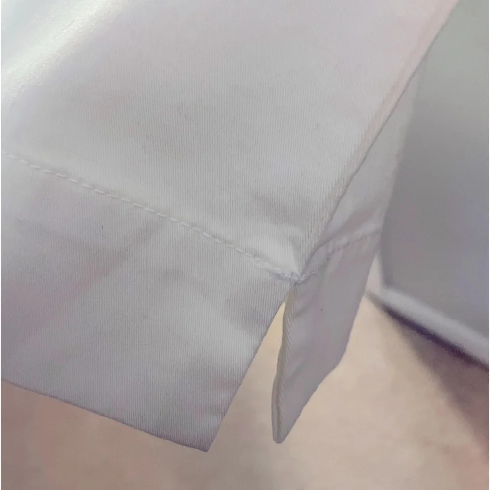 Chino NY white low rise size 2 capris. Side Slit at hem w/2 back pockets 1 front - Picture 3 of 5